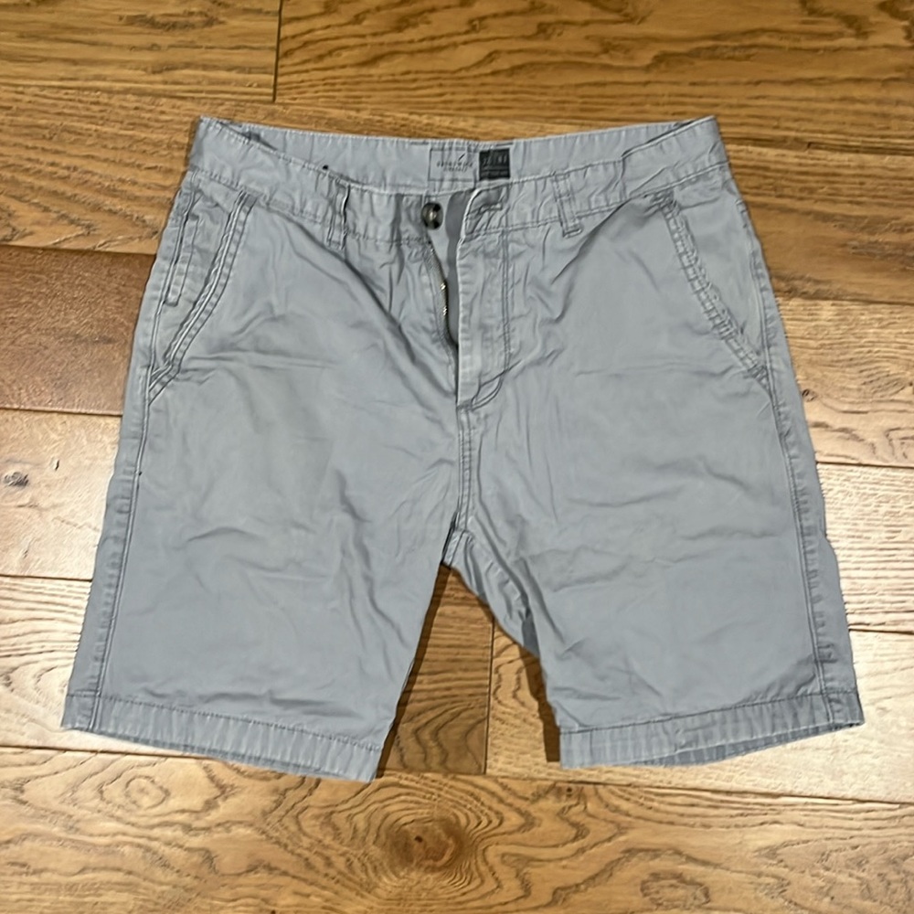 Men’s Cotton On Light Gray Shorts Size 32